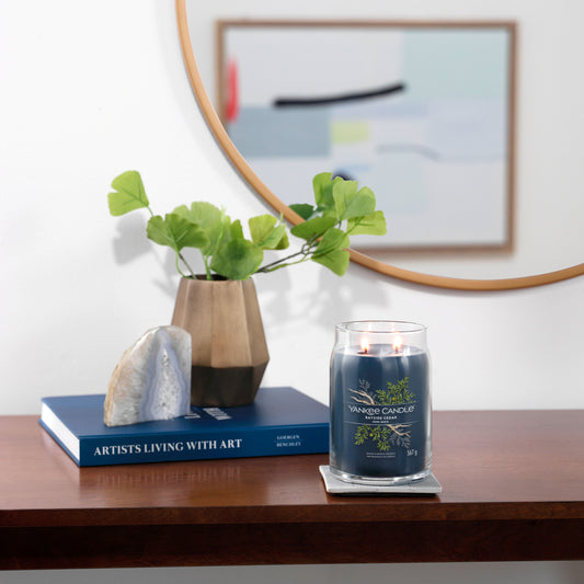 Yankee Candle® Signature didelė žvakė – Bayside Cedar
