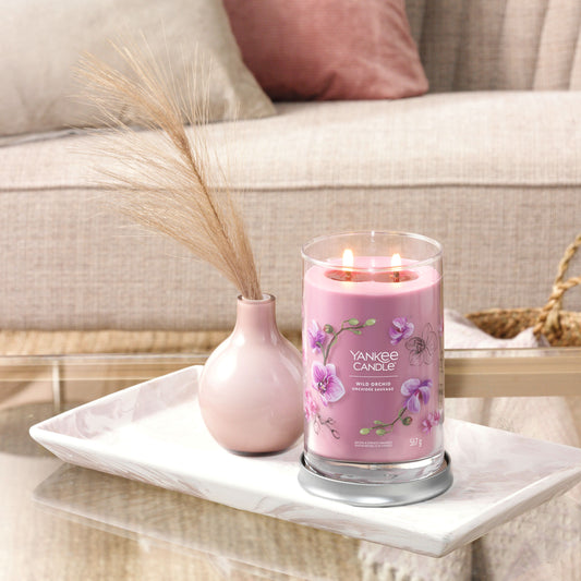 Yankee Candle® Signature Tumbler didelė žvakė – Wild Orchid