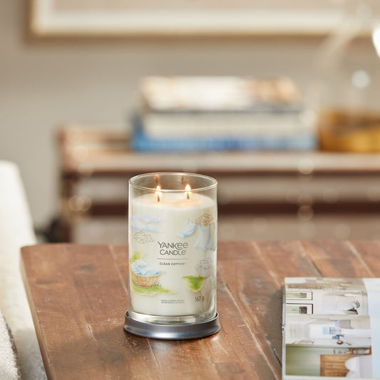Yankee Candle® Signature Tumbler didelė žvakė – Clean Cotton®