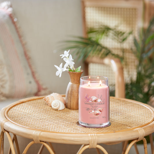 Yankee Candle® Signature didelė žvakė – Pink Sands™