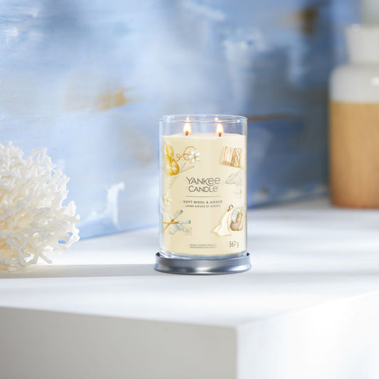 Yankee Candle® Signature Tumbler didelė žvakė – Soft Wool & Amber