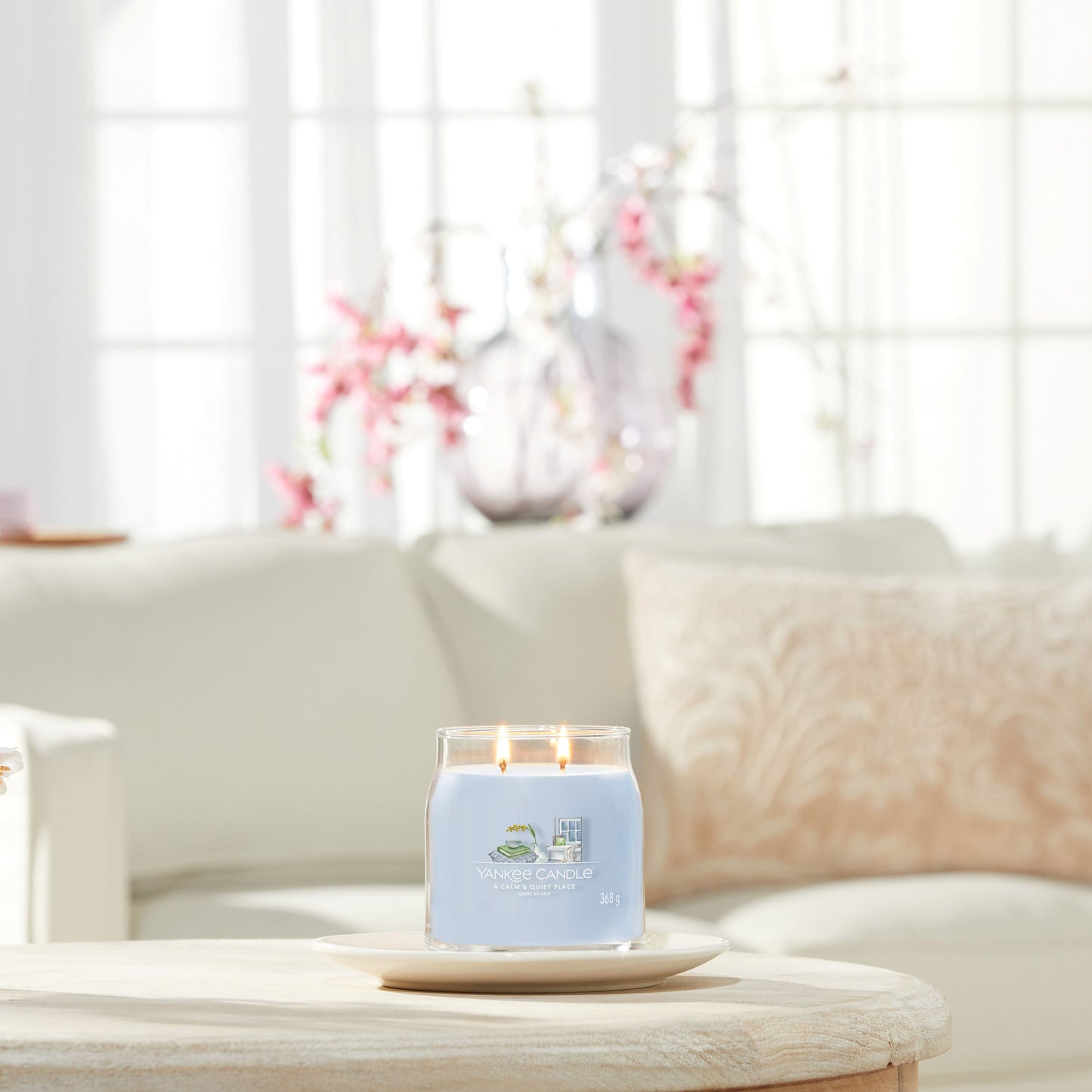 Yankee Candle® Signature vidutinė žvakė – A Calm & Quiet Place