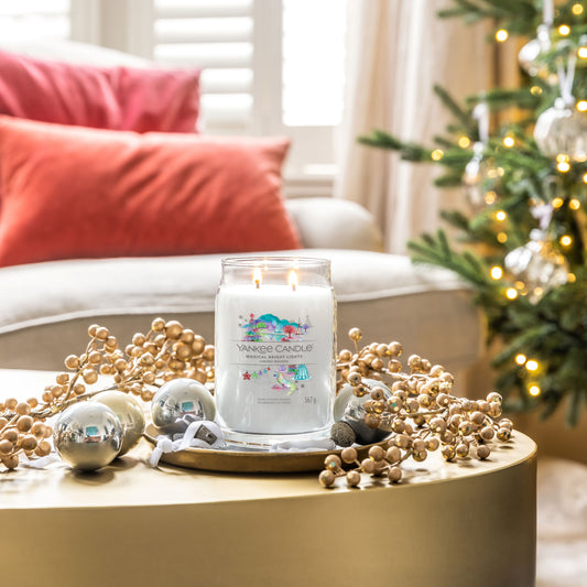Yankee Candle® Signature didelė žvakė – Magical Bright Lights