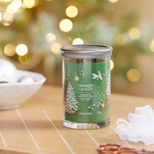 Yankee Candle® Signature Tumbler didelė žvakė – Shimmering Christmas Tree
