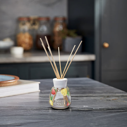 Yankee Candle Iced Berry Lemonade– kvapų difuzorius su lazdelėmis