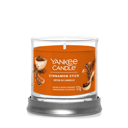 Yankee Candle Signature kolekcijos maža stiklinė žvakė – Cinnamon Stick