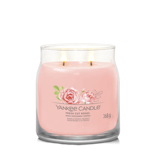 Yankee Candle® Signature vidutinė žvakė – Fresh Cut Roses