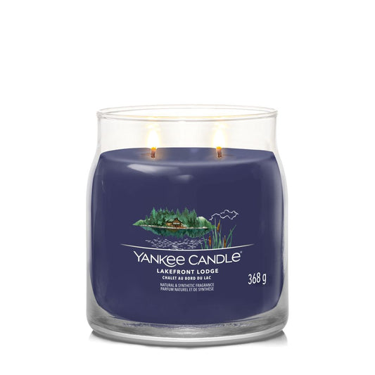 Yankee Candle® Signature vidutinė žvakė – Lakefront Lodge