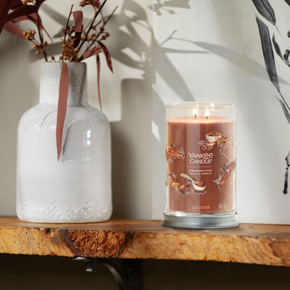 Yankee Candle® Signature Tumbler didelė žvakė – Cinnamon Stick