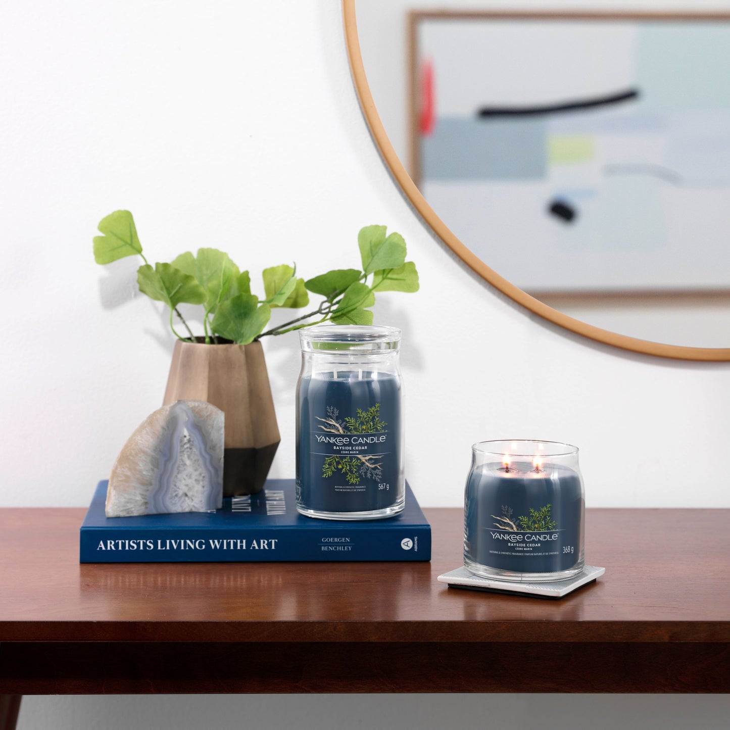 Yankee Candle® Signature vidutinė žvakė – Bayside Cedar