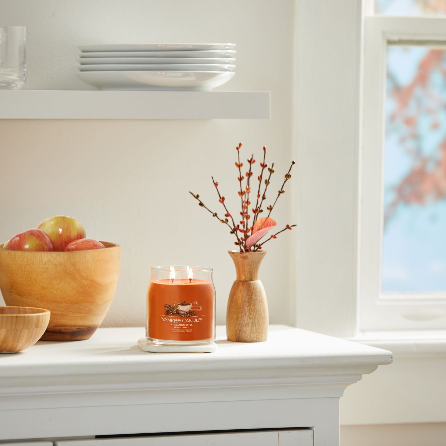 Yankee Candle® Signature vidutinė žvakė – Cinnamon Stick