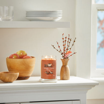 Yankee Candle® Signature didelė žvakė – Cinnamon Stick