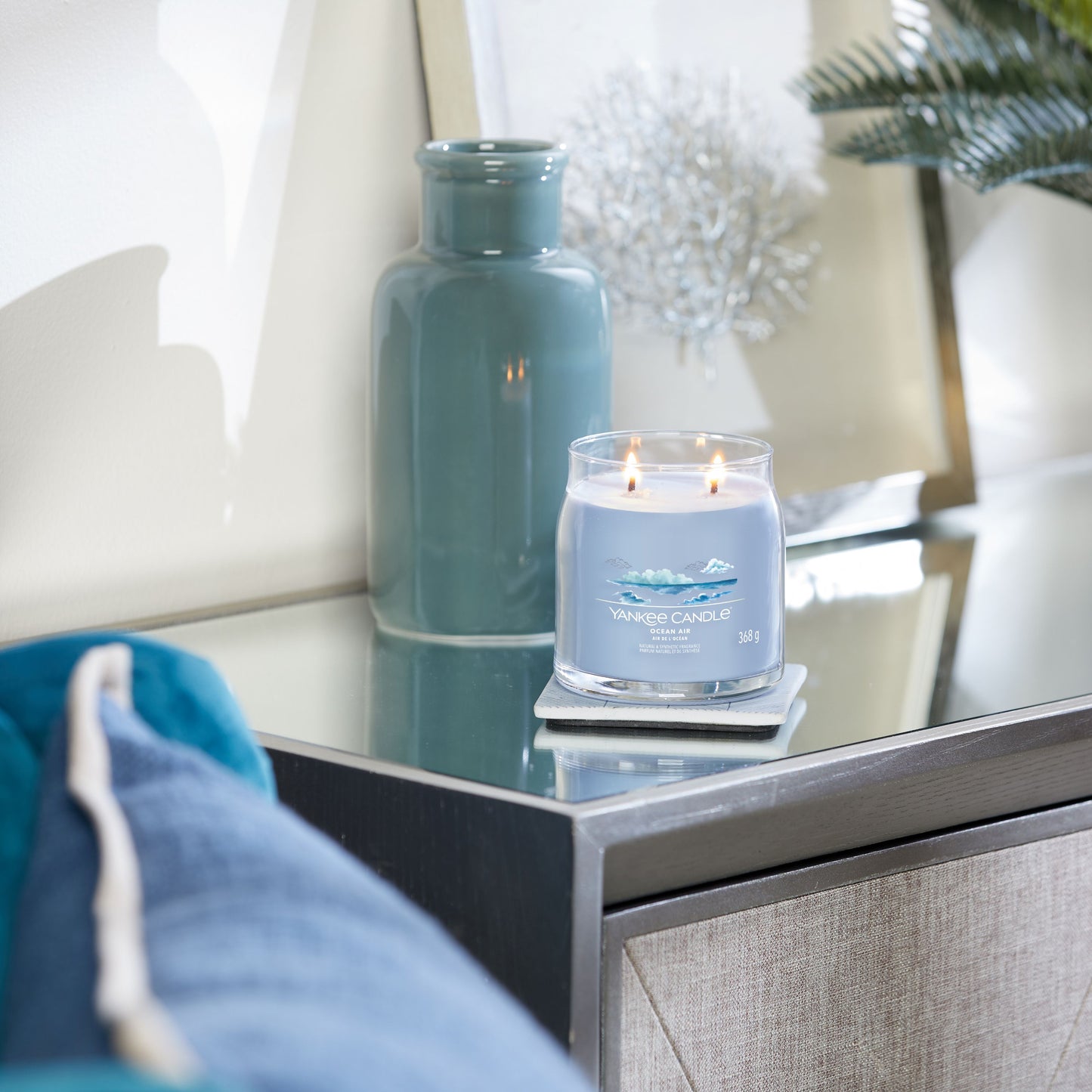 Yankee Candle® Signature vidutinė žvakė – Ocean Air