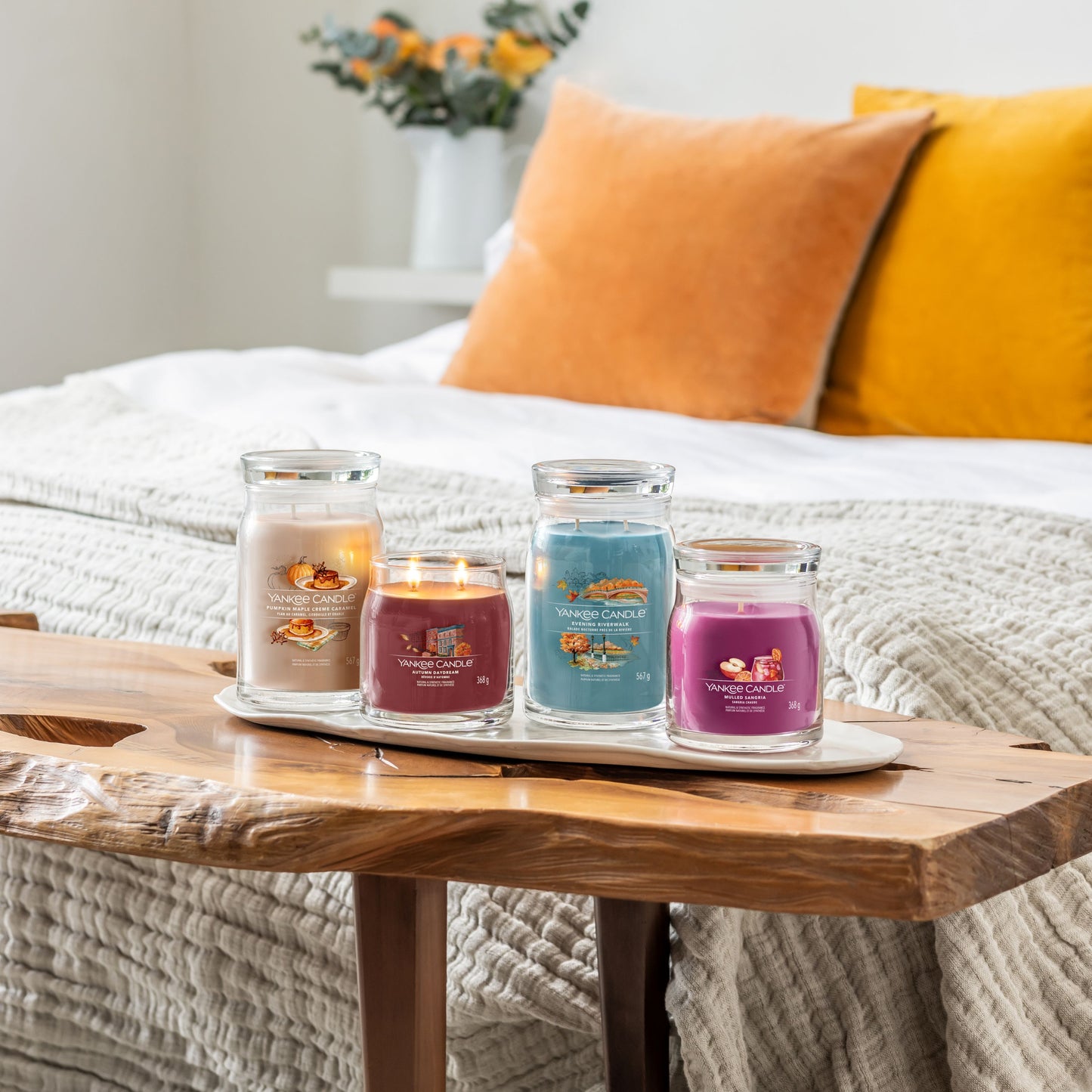 Yankee Candle® Signature vidutinė žvakė – Autumn Daydream