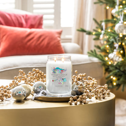 Yankee Candle® Signature didelė žvakė – Magical Bright Lights