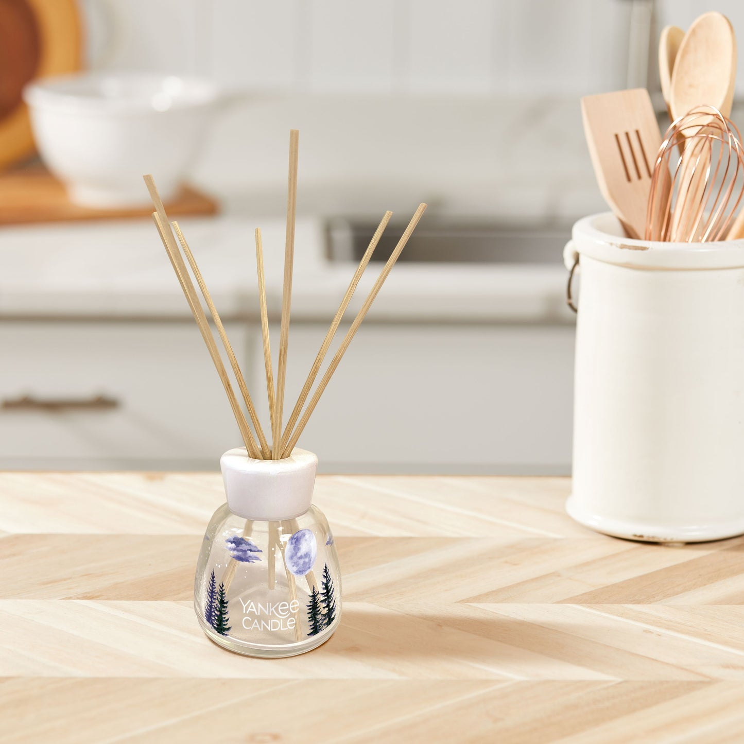 Yankee Candle Midsummer's Night®– kvapų difuzorius su lazdelėmis