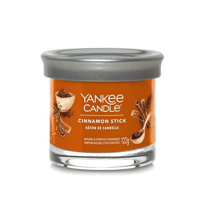 Yankee Candle Signature kolekcijos maža stiklinė žvakė – Cinnamon Stick