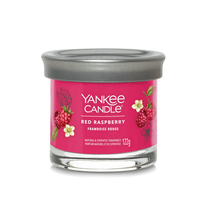Yankee Candle Signature kolekcijos maža stiklinė žvakė – Red Raspberry