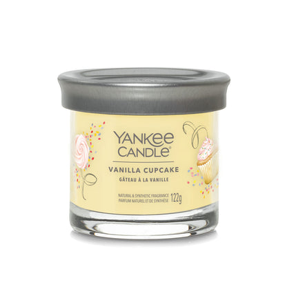 Yankee Candle Signature kolekcijos maža stiklinė žvakė – Vanilla Cupcake