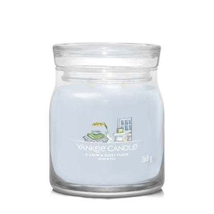 Yankee Candle® Signature vidutinė žvakė – A Calm & Quiet Place