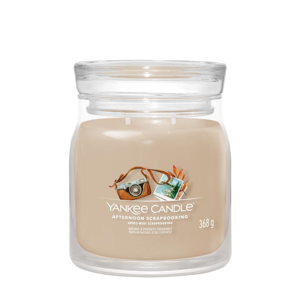 Yankee Candle® Signature vidutinė žvakė – Afternoon Scrapbooking