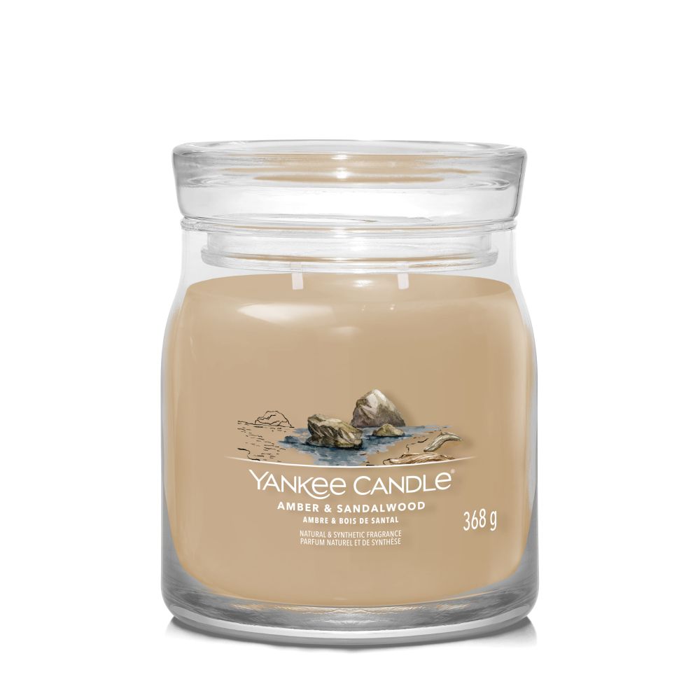 Yankee Candle® Signature vidutinė žvakė – Amber & Sandalwood