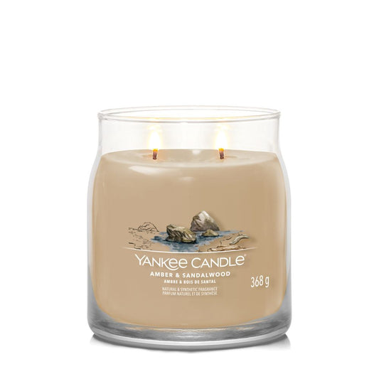 Yankee Candle® Signature vidutinė žvakė – Amber & Sandalwood
