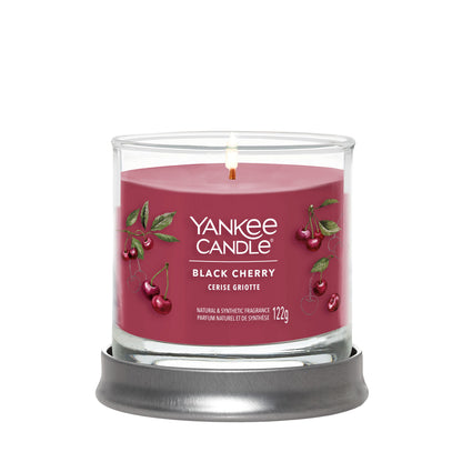 Yankee Candle Signature kolekcijos maža stiklinė žvakė – Black Cherry