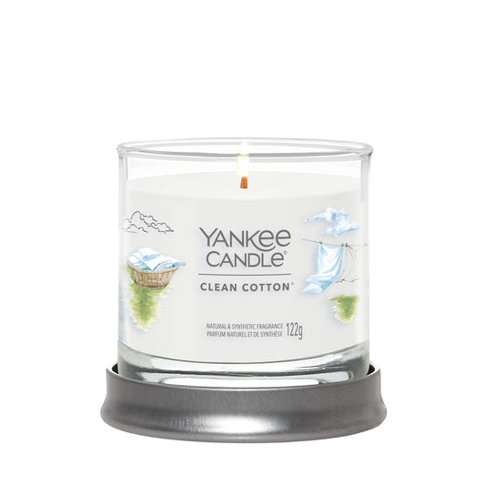 Yankee Candle Signature kolekcijos maža stiklinė žvakė – Clean Cotton®