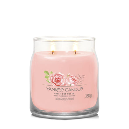 Yankee Candle® Signature vidutinė žvakė – Fresh Cut Roses