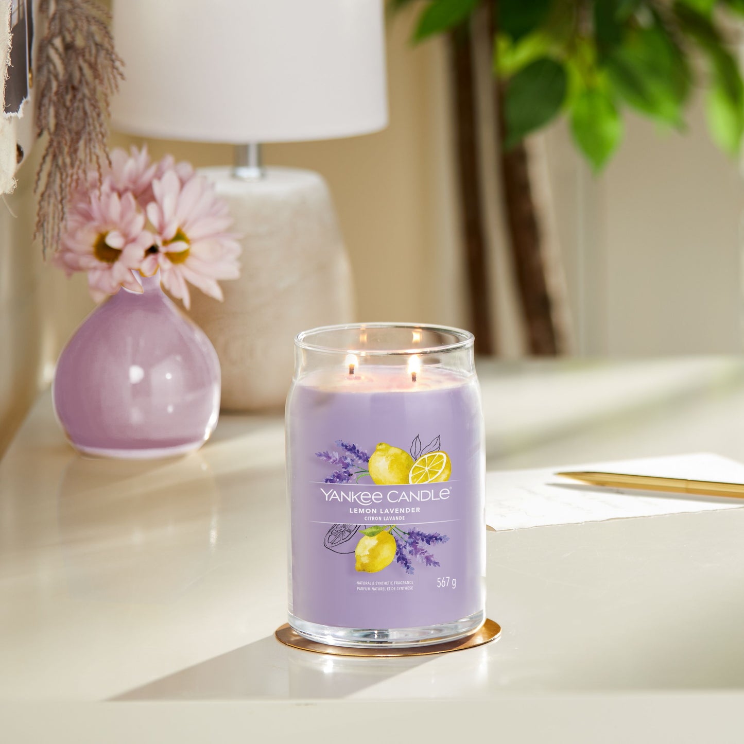 Yankee Candle® Signature didelė žvakė – Lemon Lavender