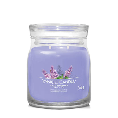 Yankee Candle® Signature vidutinė žvakė – Lilac Blossoms