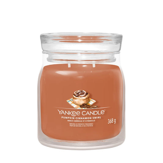 Yankee Candle® Signature vidutinė žvakė – Pumpkin Cinnamon Swirl