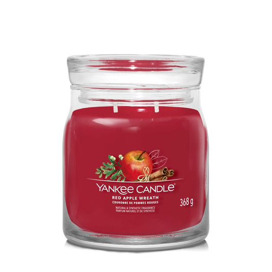 Yankee Candle® Signature vidutinė žvakė – Red Apple Wreath