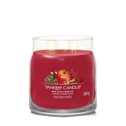 Yankee Candle® Signature vidutinė žvakė – Red Apple Wreath