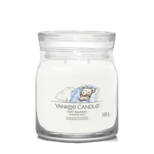 Yankee Candle® Signature vidutinė žvakė – Soft Blanket™