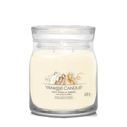 Yankee Candle® Signature vidutinė žvakė – Soft Wool & Amber