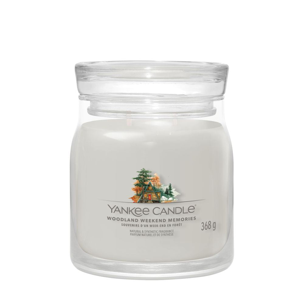 Yankee Candle® Signature vidutinė žvakė – Woodland Weekend Memories