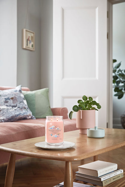Yankee Candle® Signature didelė žvakė – Watercolour Skies